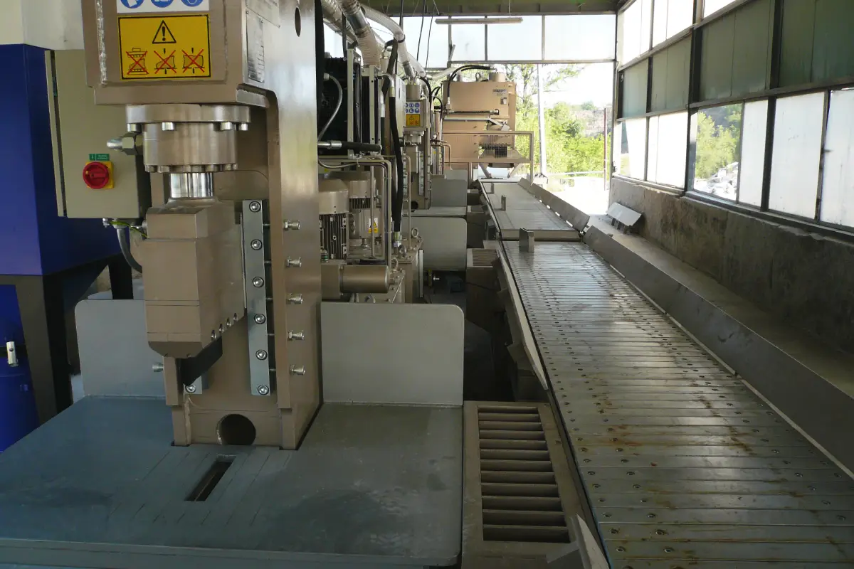 SLG 15 granite cobblestones splitting Paving stone production line in Poland